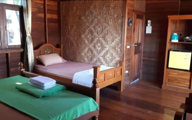 Baan Lee Bungalows