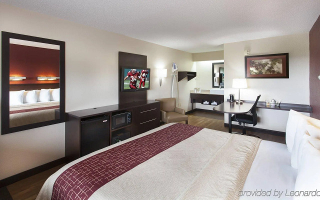 Red Roof Inn PLUS+ West Springfield