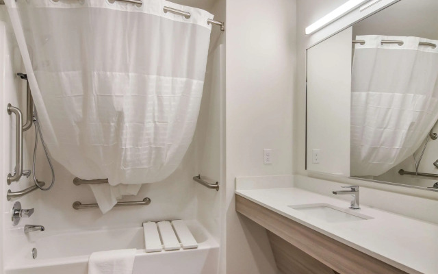 WoodSpring Suites Tacoma - Lakewood
