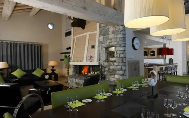 Yellowstone Ski Lodge