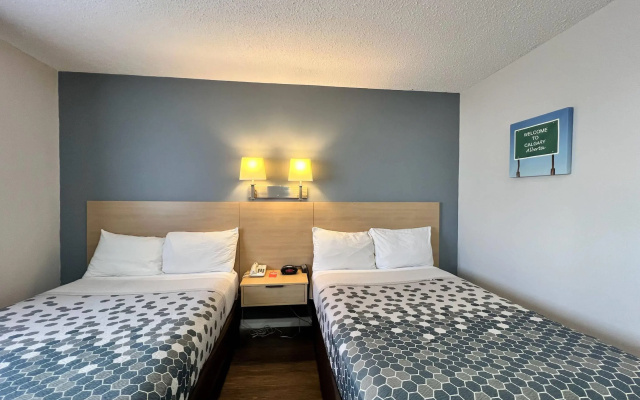Econo Lodge Motel Village
