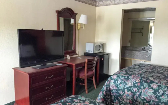 Motel 6 Calera AL