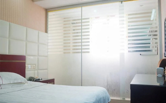 Haimen Yuanfen Tiankong Business Hotel