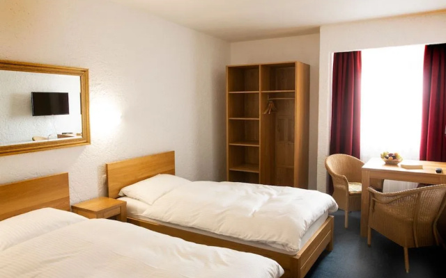 Elan Hotel