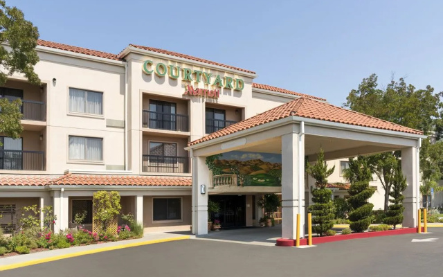Courtyard Livermore