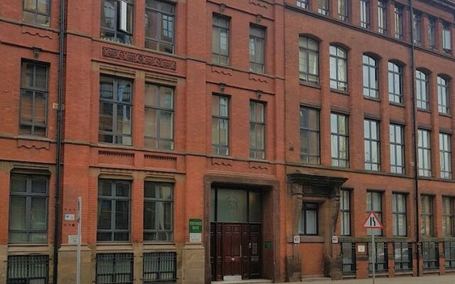 Отель Bright, Spacious 2BR Central Manchester Flat for 4 Великобритания, Манчестер - отзывы, цены и фото номеров - забронировать отель Bright, Spacious 2BR Central Manchester Flat for 4 онлайн вид на фасад