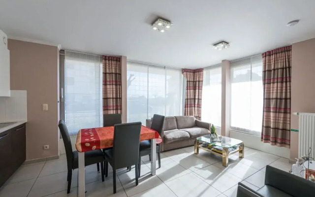 Apartment Within Walking Distance of the Beach