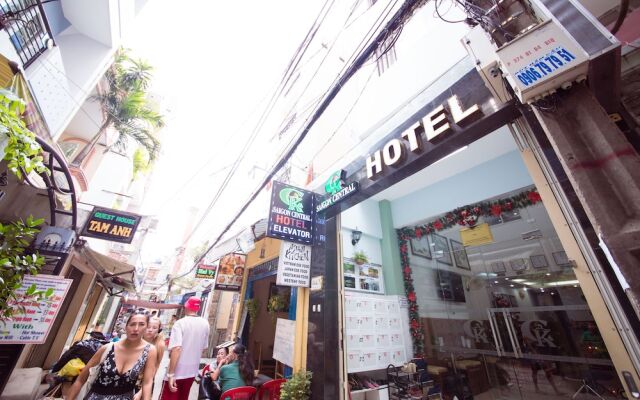CK Saigon Central Hotel вид на фасад