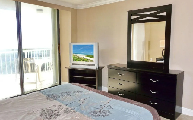 Beachfront Condo With Sw-facing Balcony and Pool