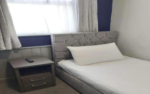 OYO Ivy Hotel