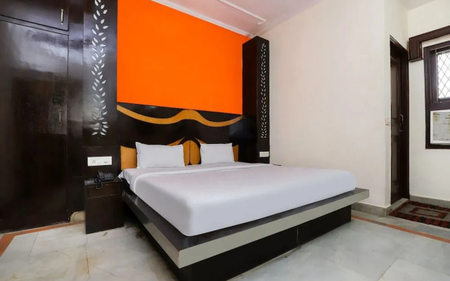 Spot On 40045 City Palace Guest House