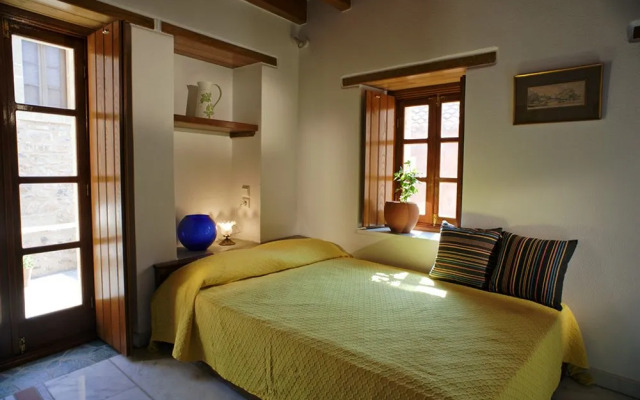 Theophano Art Hotel