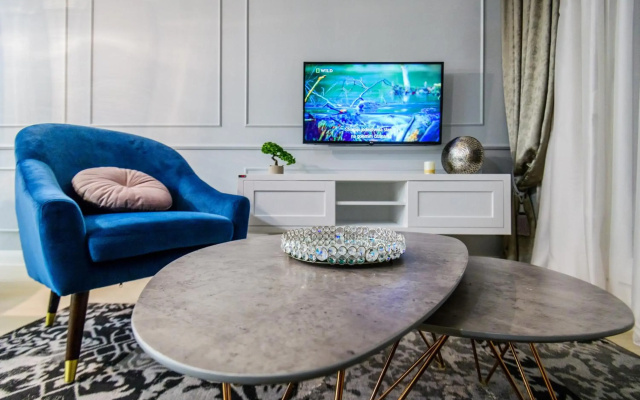 DiVine Luxury Apartment Purple