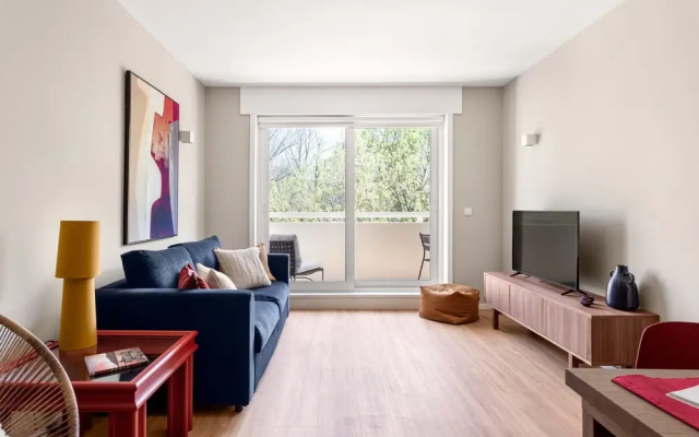 JOIVY Stunning 2-Br Flat W/Balcony In Porto