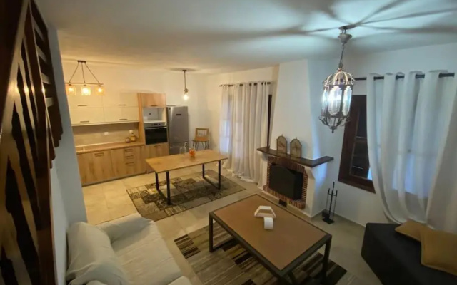 Private Beach Front Maisonette 3 Bedroom Mikiverna