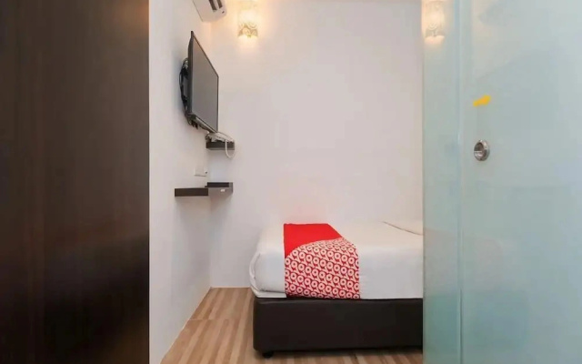 7 Hotel
