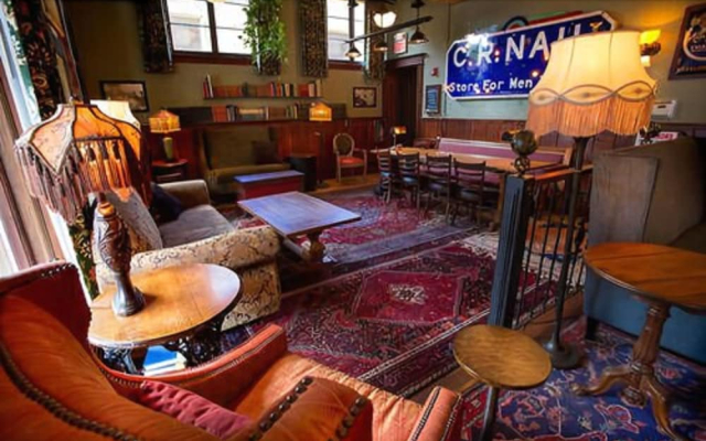 McMenamins Hotel Oregon