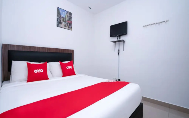 OYO 44093 Vrm Hotel