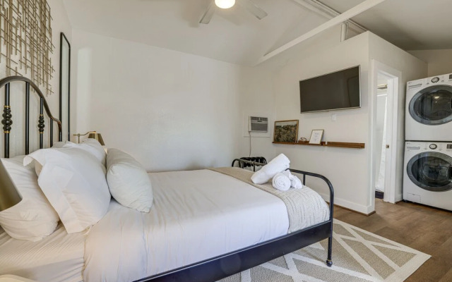 Charming Chandler Retreat w/ Furnished Patio!