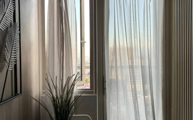 Luxury Bay Condo Near MOA With Balcony Free Wi-fi
