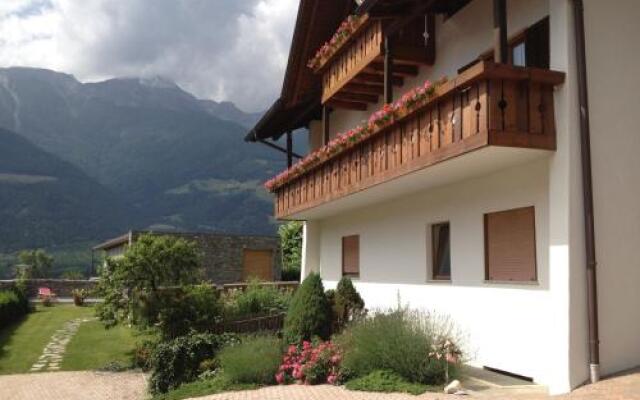 Отель Appartements Kortscherhof Силандро вид на фасад