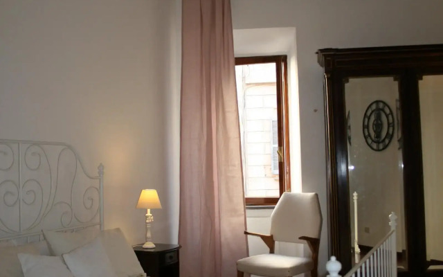 RomAntique Suites