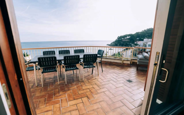 Charming Apartment in La Fosca Beach