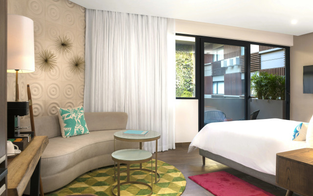 The Fives Downtown Hotel & Residences, Curio Collection by Hilton