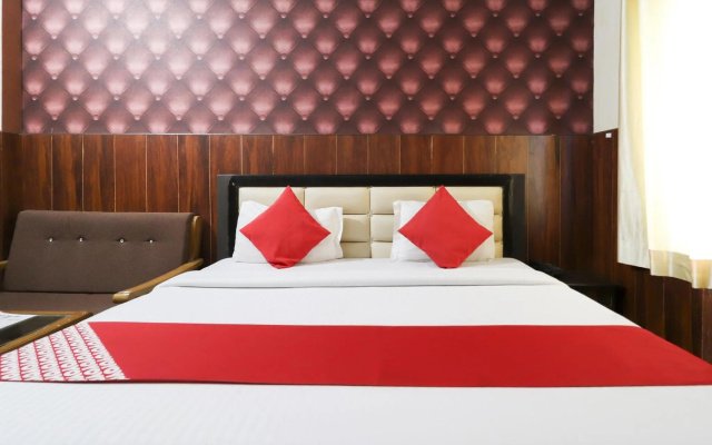 OYO 35382 Hotel Moon Light