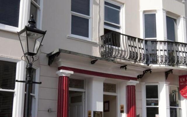 Отель New Steine Hotel - B&B Великобритания, Кемптаун - отзывы, цены и фото номеров - забронировать отель New Steine Hotel - B&B онлайн вид на фасад