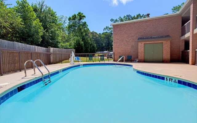 Super 8 by Wyndham Acworth/Atlanta Area