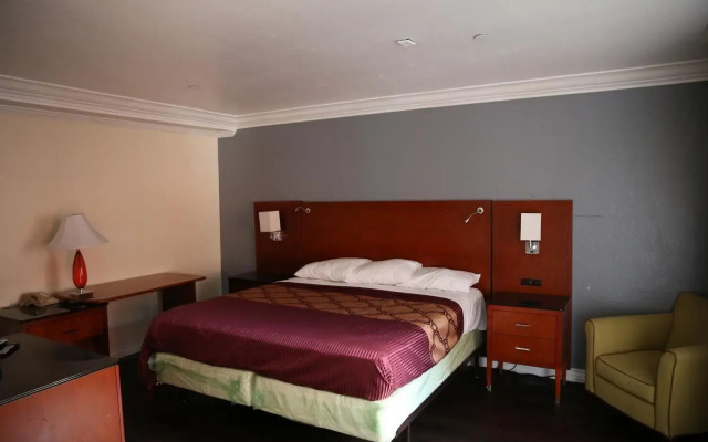 Chateau Inn and Suites