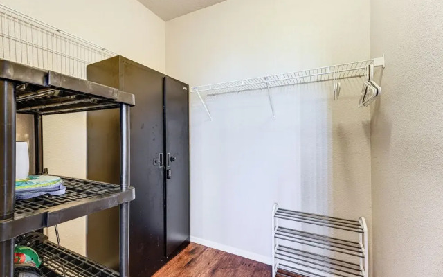 Walk to Papago Park: Condo in Phoenix
