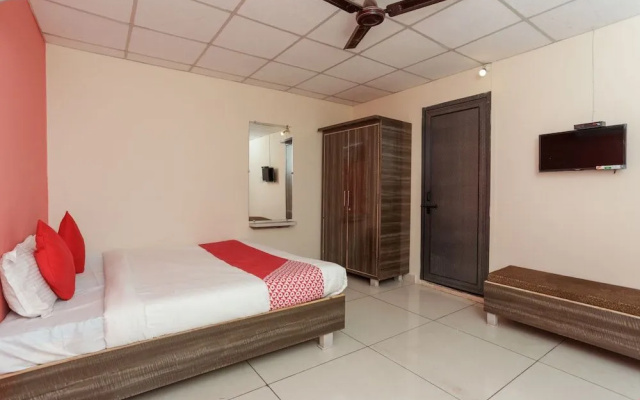OYO 30383 Hotel Milan Parinay
