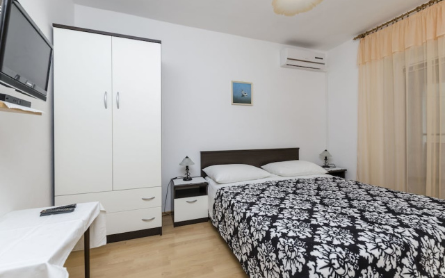 Apartments and Room Janja