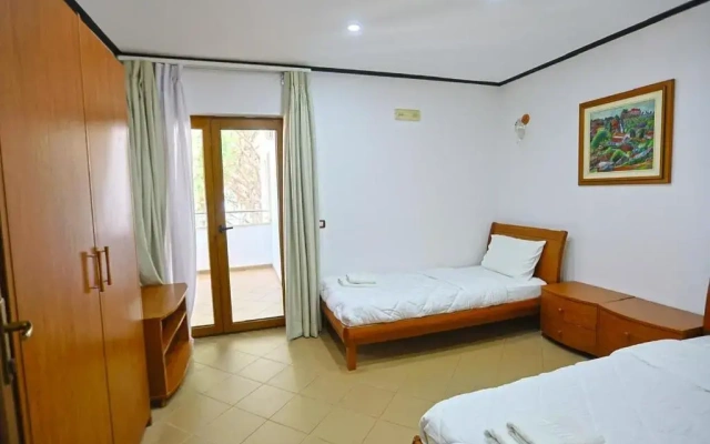 Kastrati Hotel