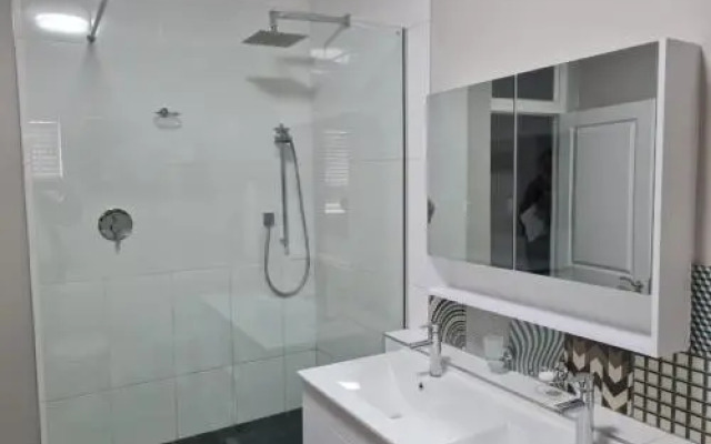 Point Village Accommodation - Beach Club 307