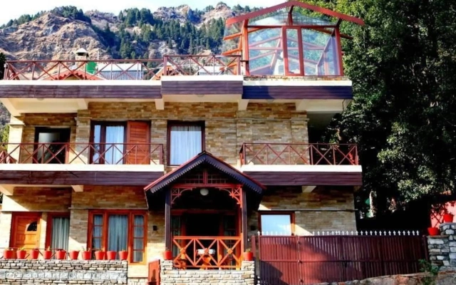 The Fishermen's Lodge - A Lake Facing Hotel (20 KMS From Nainital)