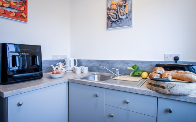 Tide & Tee - 2 Bedroom Apartment - Penally - Tenby