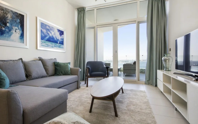 Bespoke Residence - Royal Bay Residence