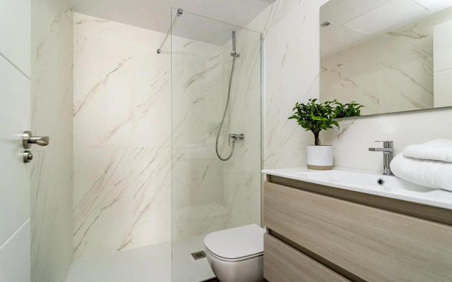 Dja- Modern 2 Bedroom Apartment Close to Beach