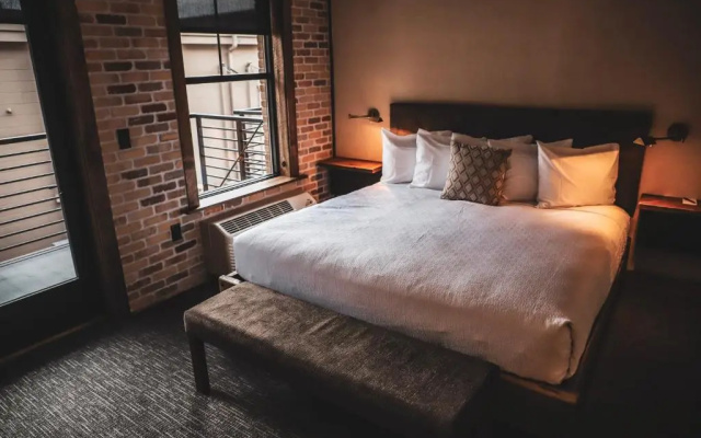 Hotel Crosby