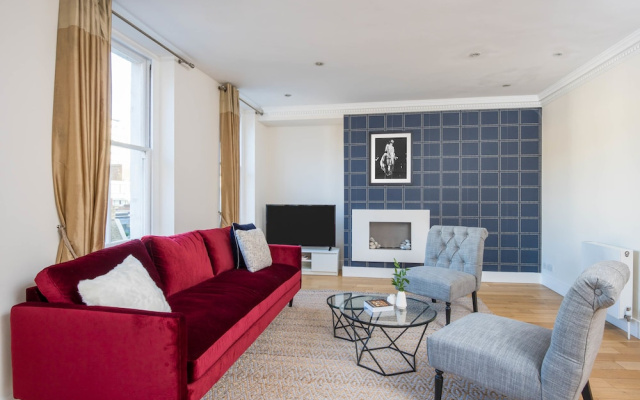 Bright Mayfair Suites by Sonder