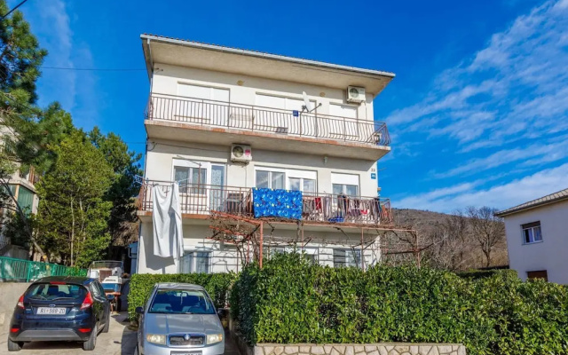 Apartment Dado