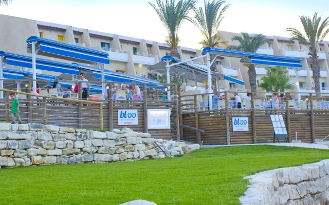 Myroandrou Beach Apartments