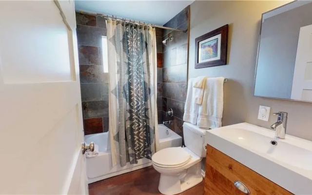 Purple Sage Flats #8 1 Bedroom Apts