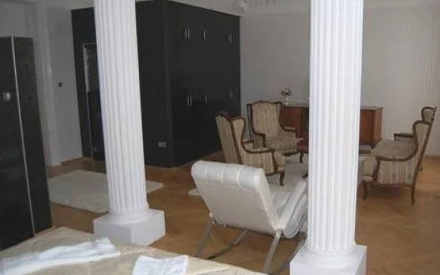 Rex Clinic Hotel
