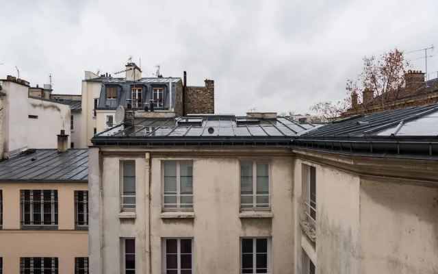 Temple - Le Marais Apartment