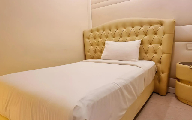 Ritzton Hotel
