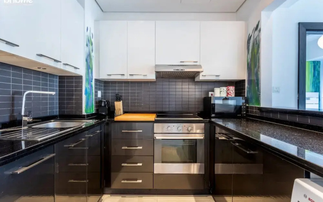 Top Floor Familly Apartment with Stunning views